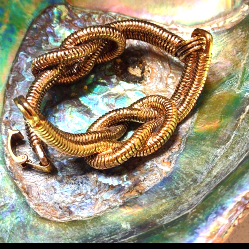 Vintage gold knotted link bracelet